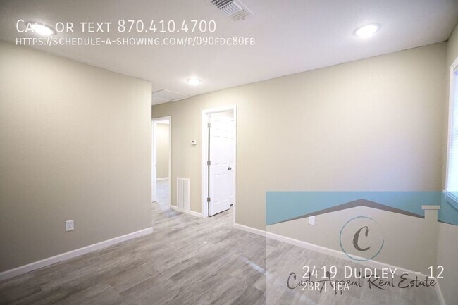 Foto del edificio - 2419 Dudley St
