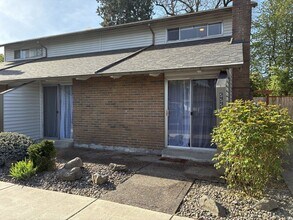 Building Photo - 5555-5557 SW Lombard Ave