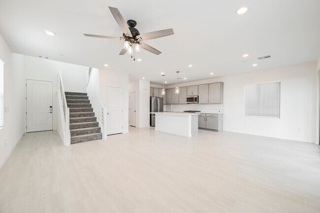 Foto del edificio - New Summerlin West Home in Gated Community!