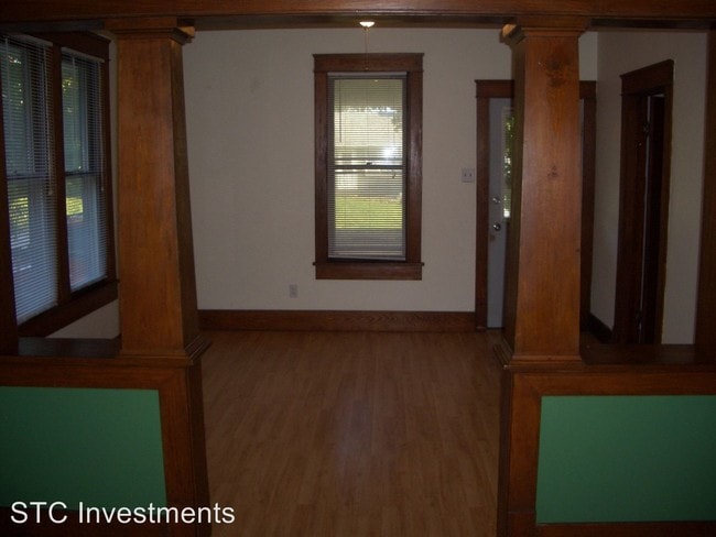 Building Photo - 2 br, 1 bath House - 530 W. Orchard