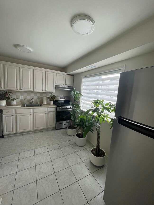 Kitchen - 14426 Taos Ct