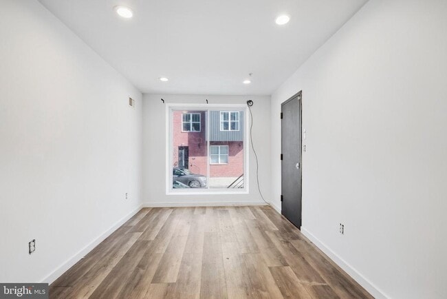 Building Photo - 810 Diamond St