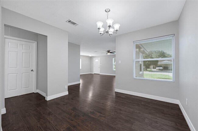 Building Photo - 7523 Azalea St