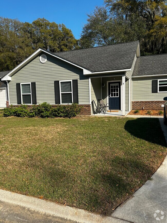 Celadon Village Houses for Rent with a Swimming Pool Beaufort, SC 2