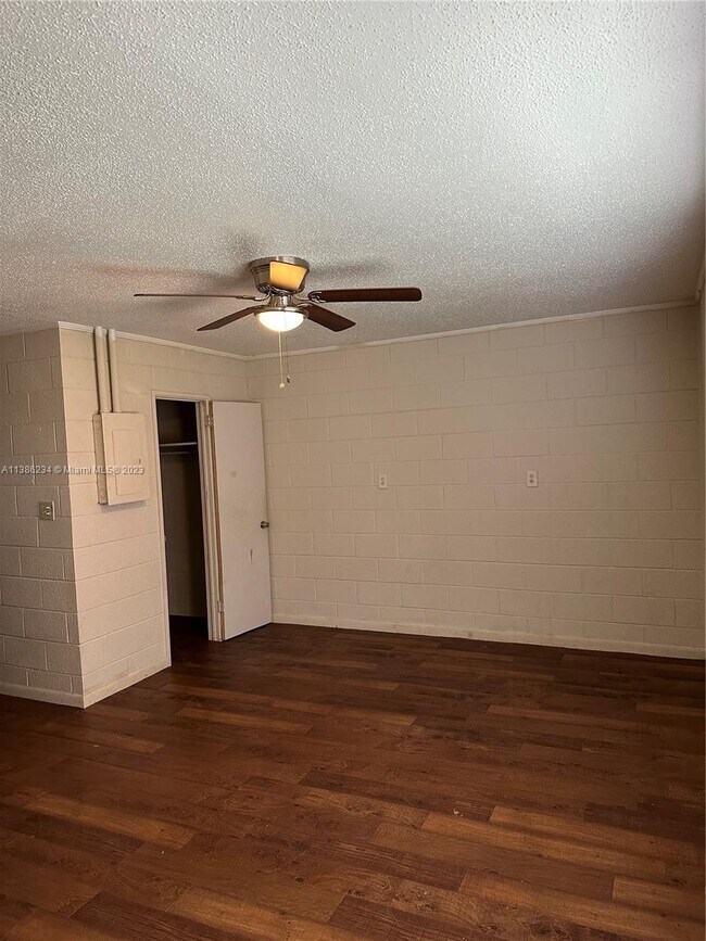 649 W Base St Unit 1, Madison, FL 32340 Room for Rent in Madison, FL