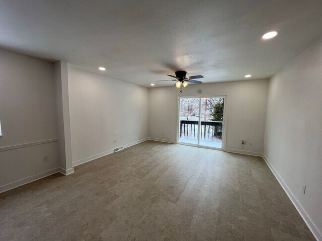 Building Photo - 3/2 duplex in Independence