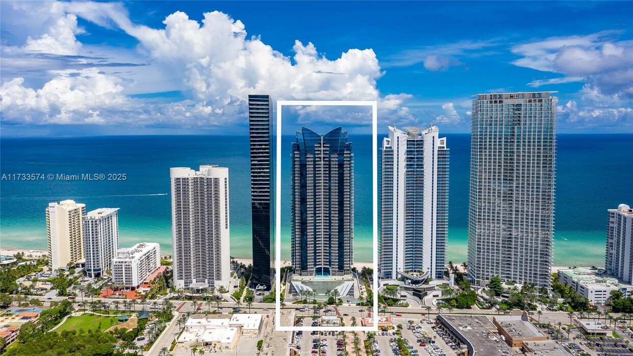 Foto del edificio - 17121 Collins Ave