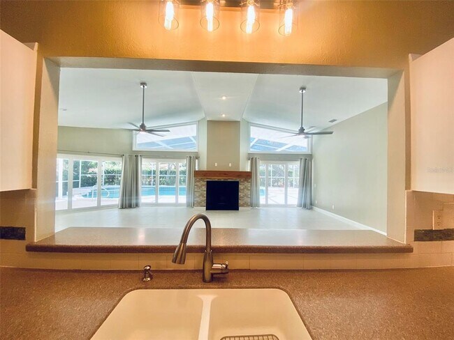 Building Photo - 140 Sea Anchor Dr