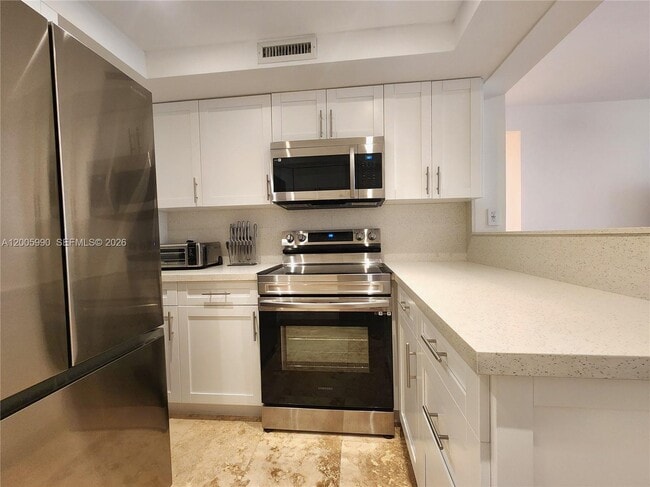 Building Photo - 3505 S Ocean Dr