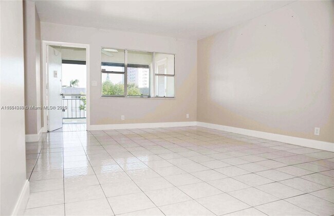 Foto del edificio - 270 Layne Blvd