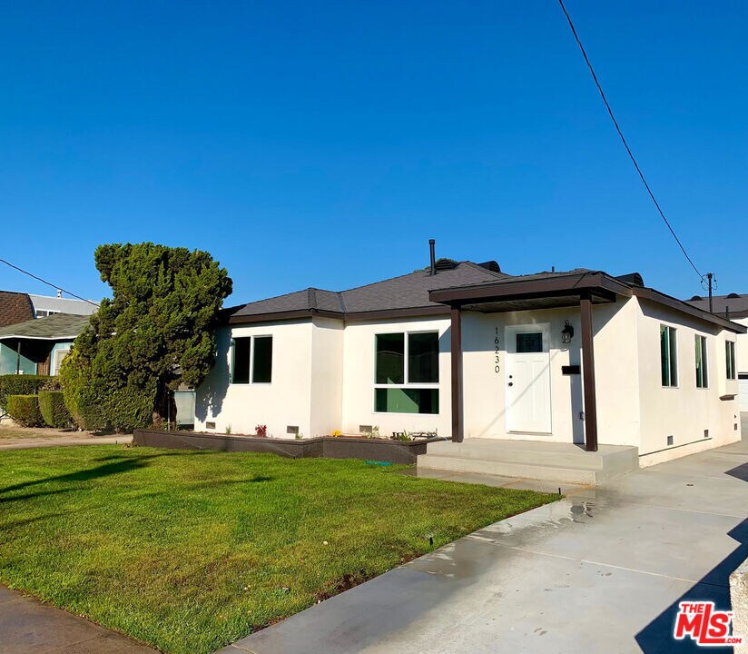 Foto principal - 16230 Gramercy Pl