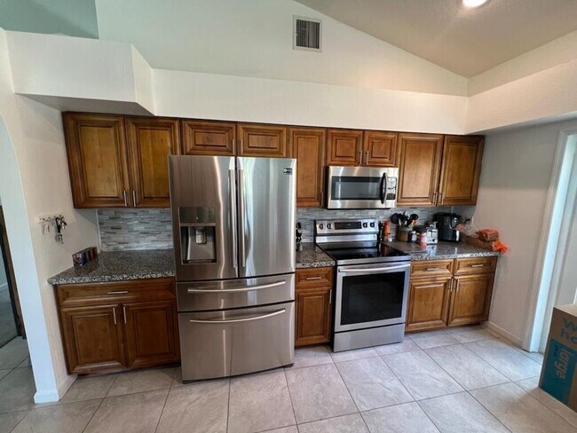 Building Photo - 4922 Gateway Gardens Dr