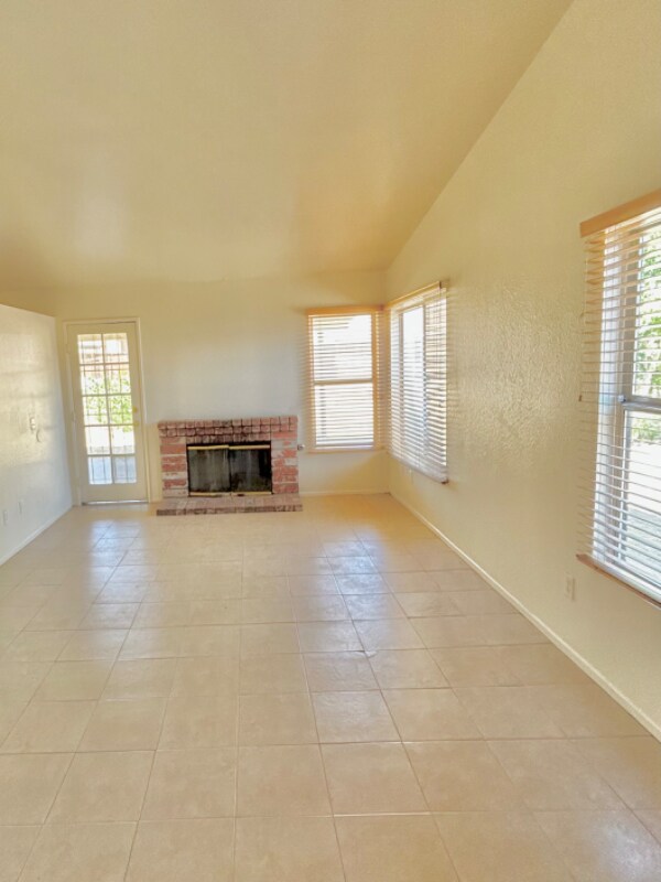 Building Photo - 14616 Palmyra Way