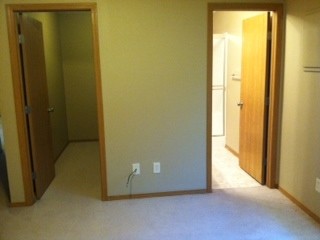 Building Photo - 724 Highland Ridge Dr