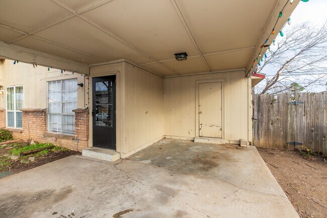 Foto del edificio - REMODEL IN PROGRESS - Photos Indicative of...