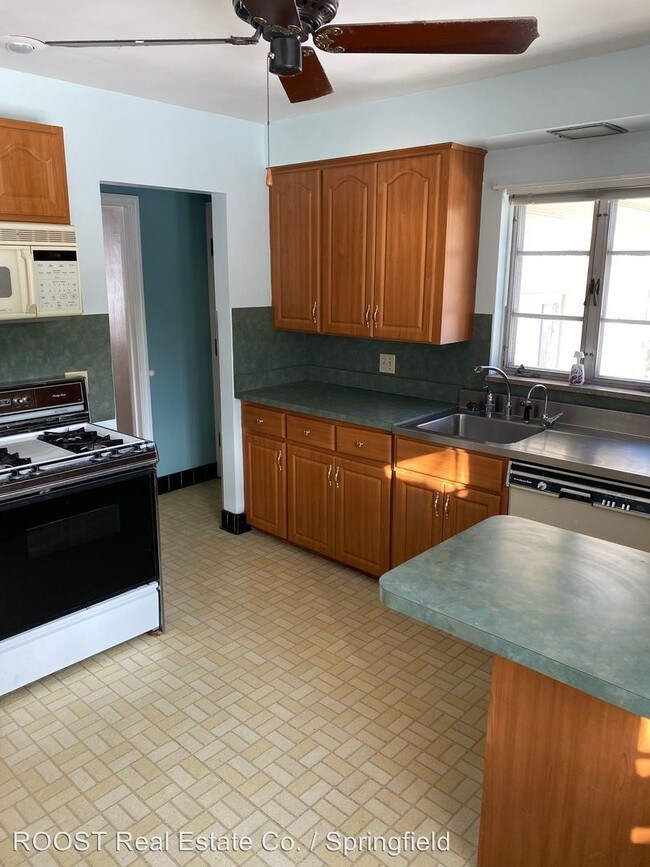 Building Photo - 2 br, 1 bath House - 305 N Broadmoor Blvd
