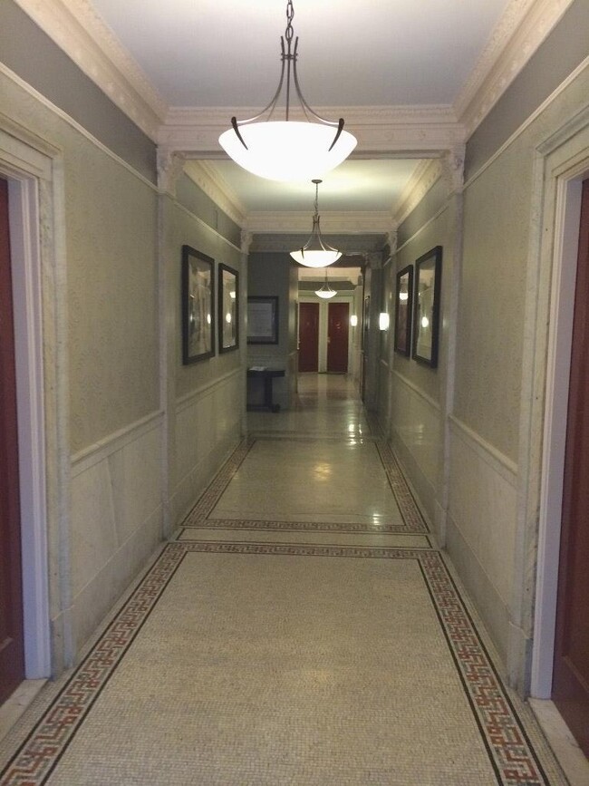 Foto del edificio - 1735 New Hampshire Ave NW