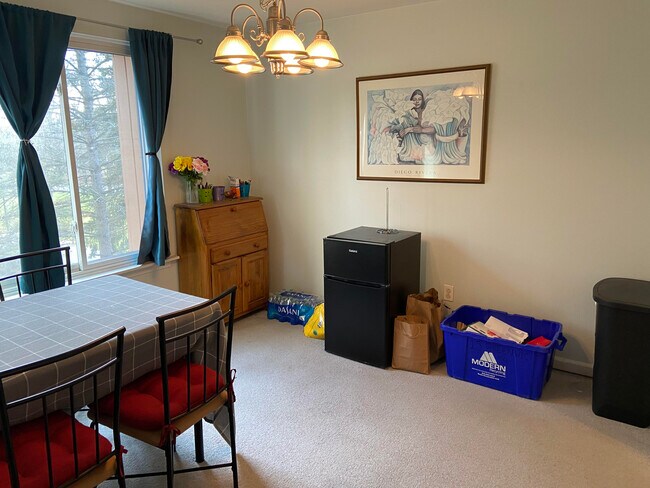 dining room - 15 Greenwich Dr