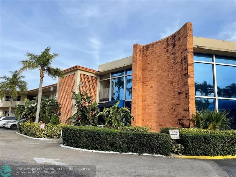 Foto principal - 26 Diplomat Pkwy