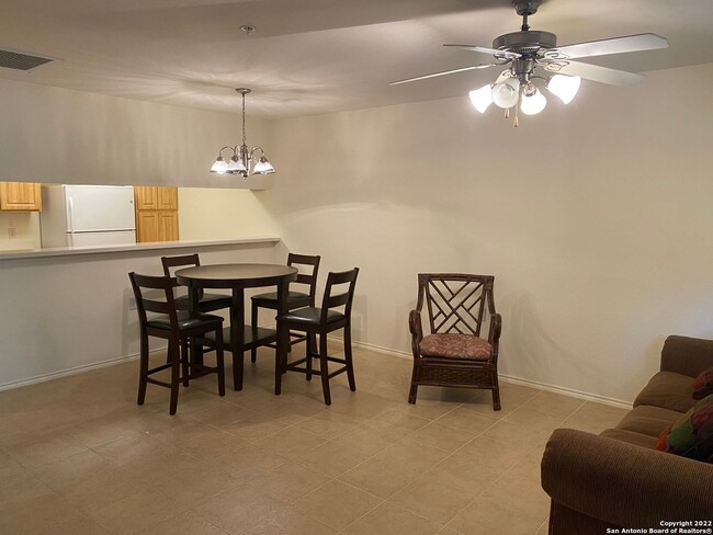 Building Photo - Super cute 1st floor 1 bedroom 1 bath cond...