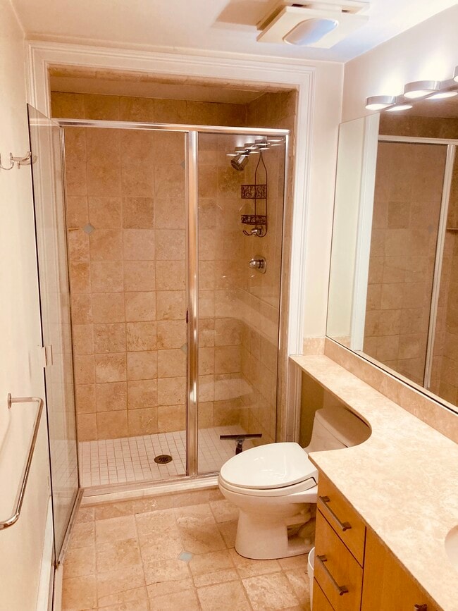 Building Photo - 405 Great Rd