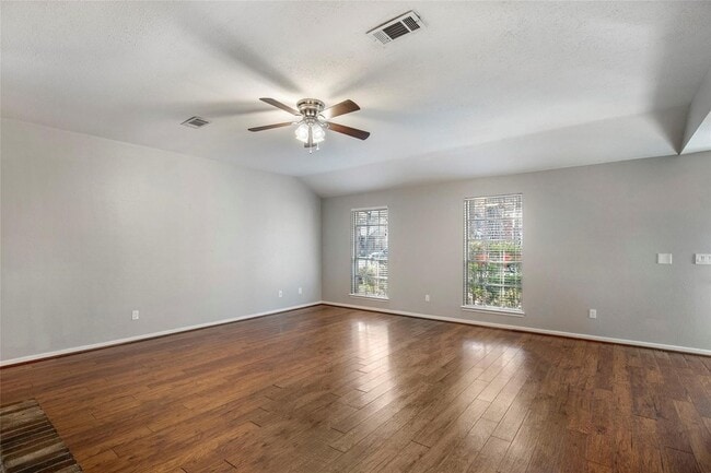 Building Photo - 98 S Village Knoll Cir