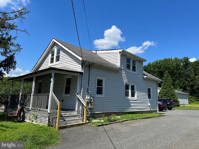 Building Photo - 1636 Otts Chapel Rd