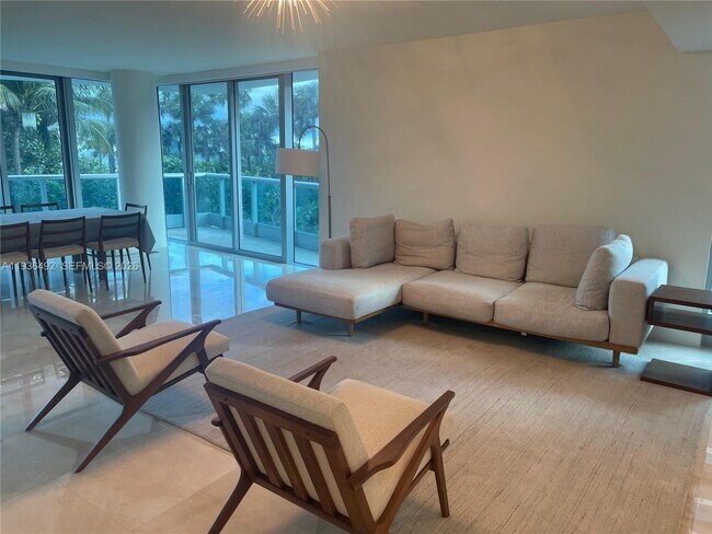 Foto del edificio - 9401 Collins Ave