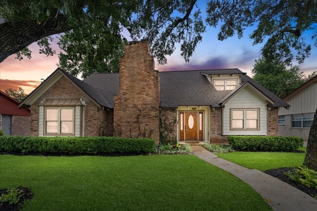 Foto del edificio - 9407 Brooding Oak Cir