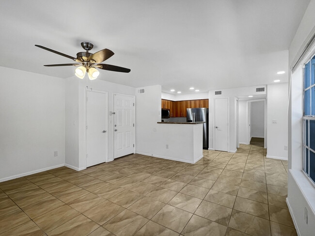 Foto del edificio - 1050 Crystal Way