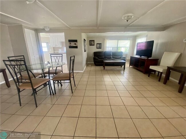 Building Photo - 4327 Mission Bell Dr