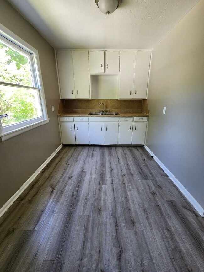 Building Photo - Cozy 3 Bed Home in OKC