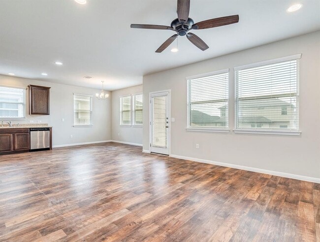 Building Photo - 398 Wapiti Rd