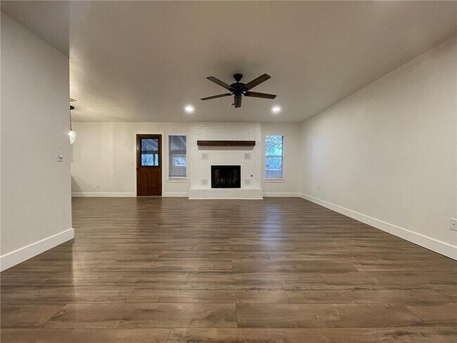 Foto del edificio - 4003 Holt Ave