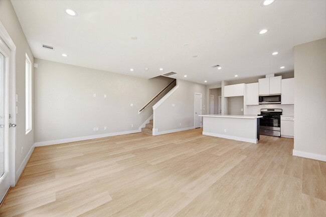 Foto del edificio - 8664 Easthaven Blvd