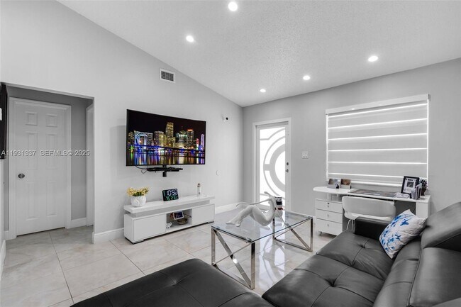 Foto del edificio - 2140 W 53rd St