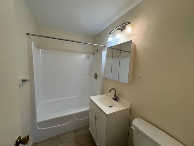 Foto del edificio - 740 Central St