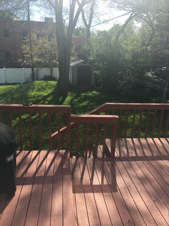 Building Photo - 425 5th St