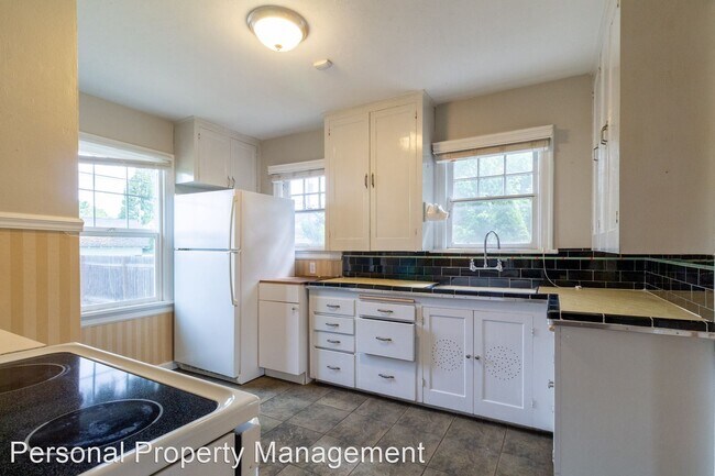 Building Photo - 2 br, 1 bath House - 312 W. 39th St