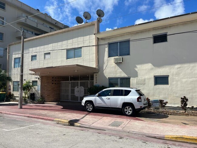 Building Photo - 8420 Byron Ave