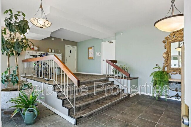 Foto del edificio - 765 Rand Ave