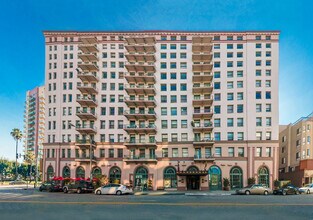 Building Photo - 455 E Ocean Blvd