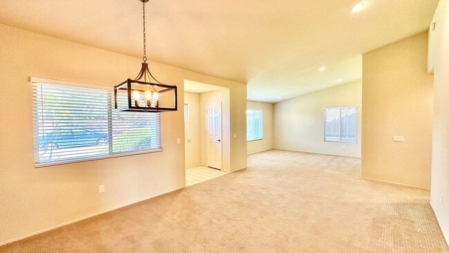 Building Photo - 730 Morro Rd