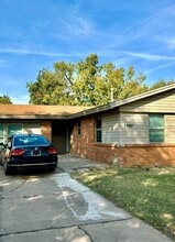 Building Photo - 2907 SW 54th St