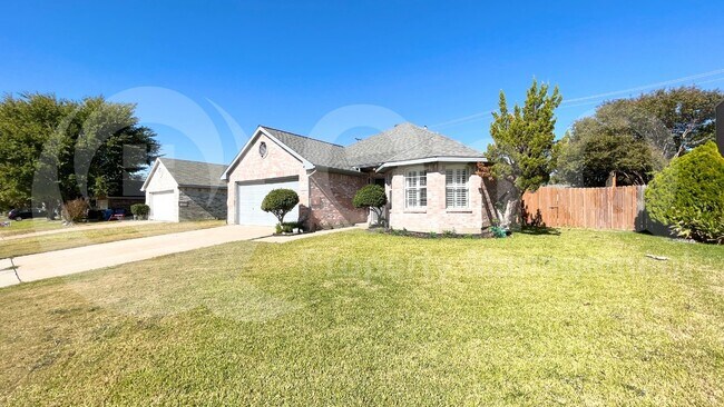 Foto del edificio - 5509 Cypress Dr