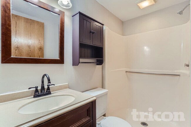 Building Photo - 7920 Grinnell Way