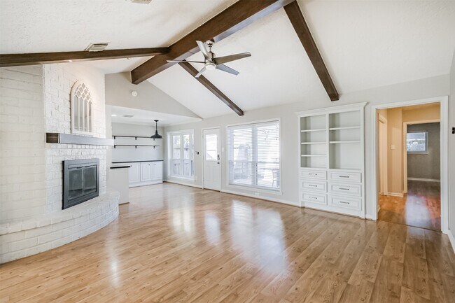 Foto del edificio - 9714 Railton St