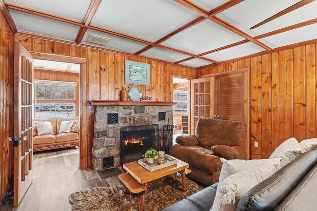 Foto del edificio - 11637 Algonquin Dr