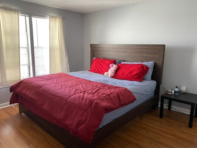 Foto del edificio - 5 Thoreau Ct