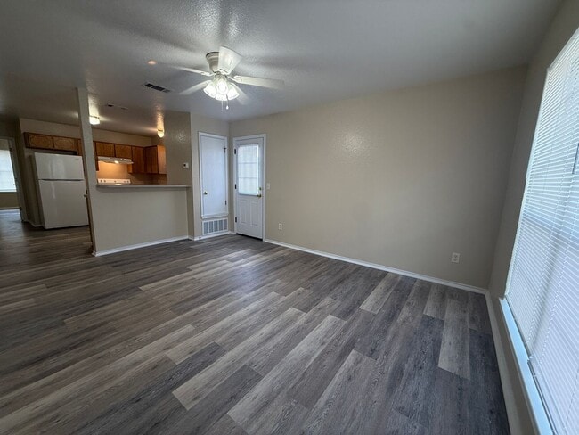 Building Photo - 4000 Doraine Ct
